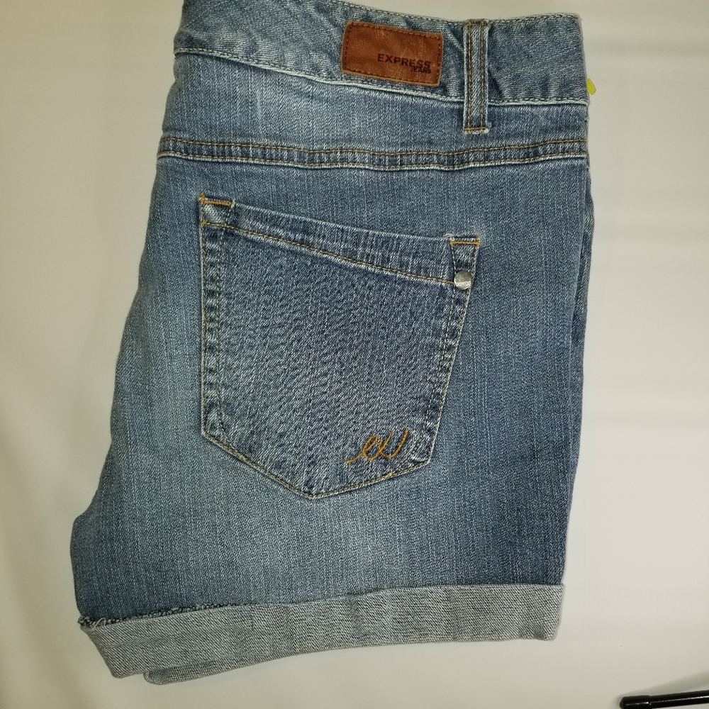 Express jean shorts - Picture 13 of 15